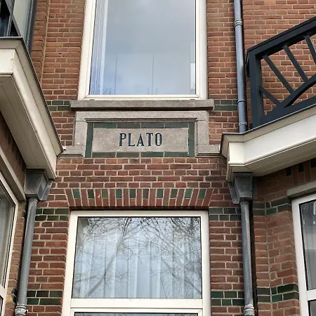 Plato By Hofstad Studio's 2*